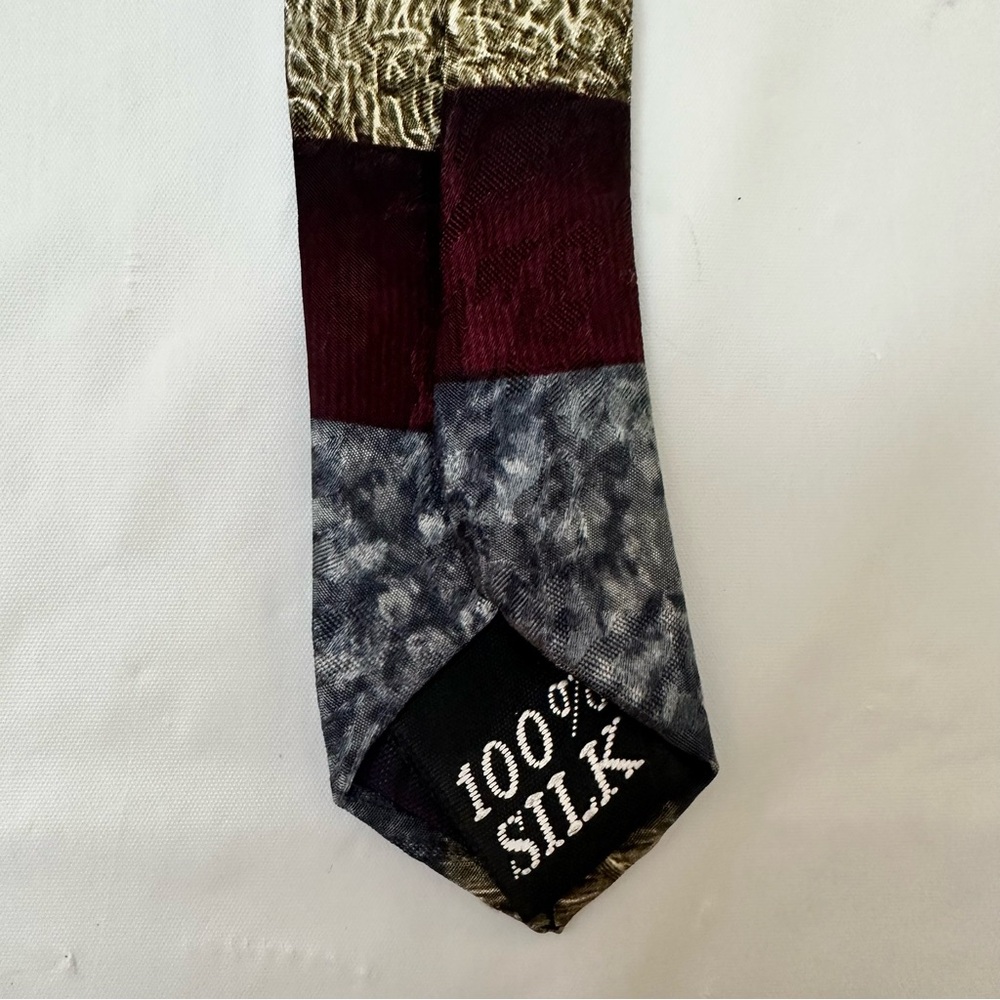 Endangered Species Golden Retriever Dog 100% Silk Necktie Novelty‎ - Picture 4 of 7
